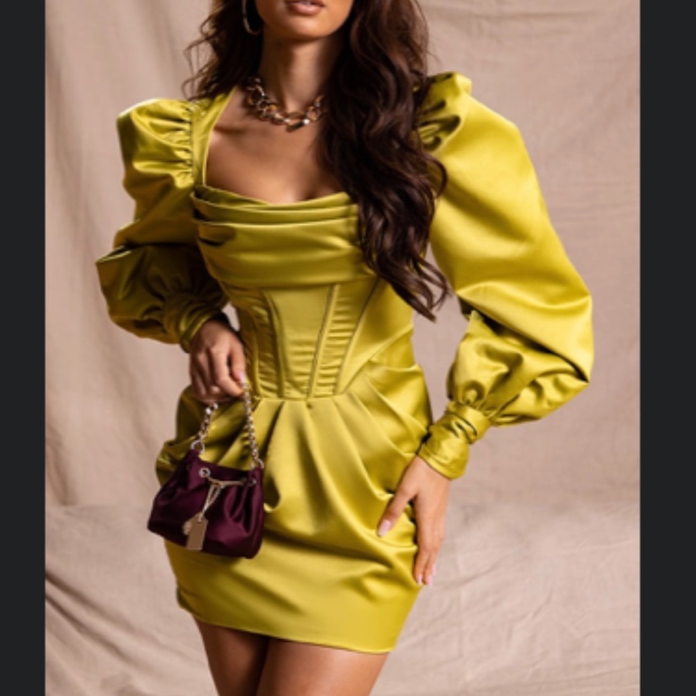 Pretty Little Thing Luxe Satin Extreme Puff Sleeve USA Size 10